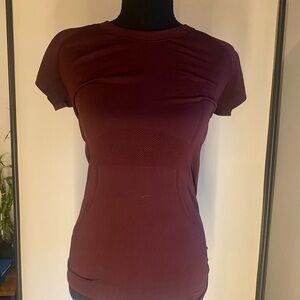 Lululemon athletica Short Sleeve Seamless Top - Burgundy
